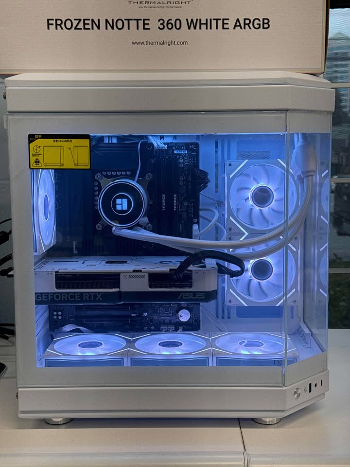 Uniway Gaming PC - AMD Ryzen 7 7800X3D - RTX 5080 - 32GB DDR5