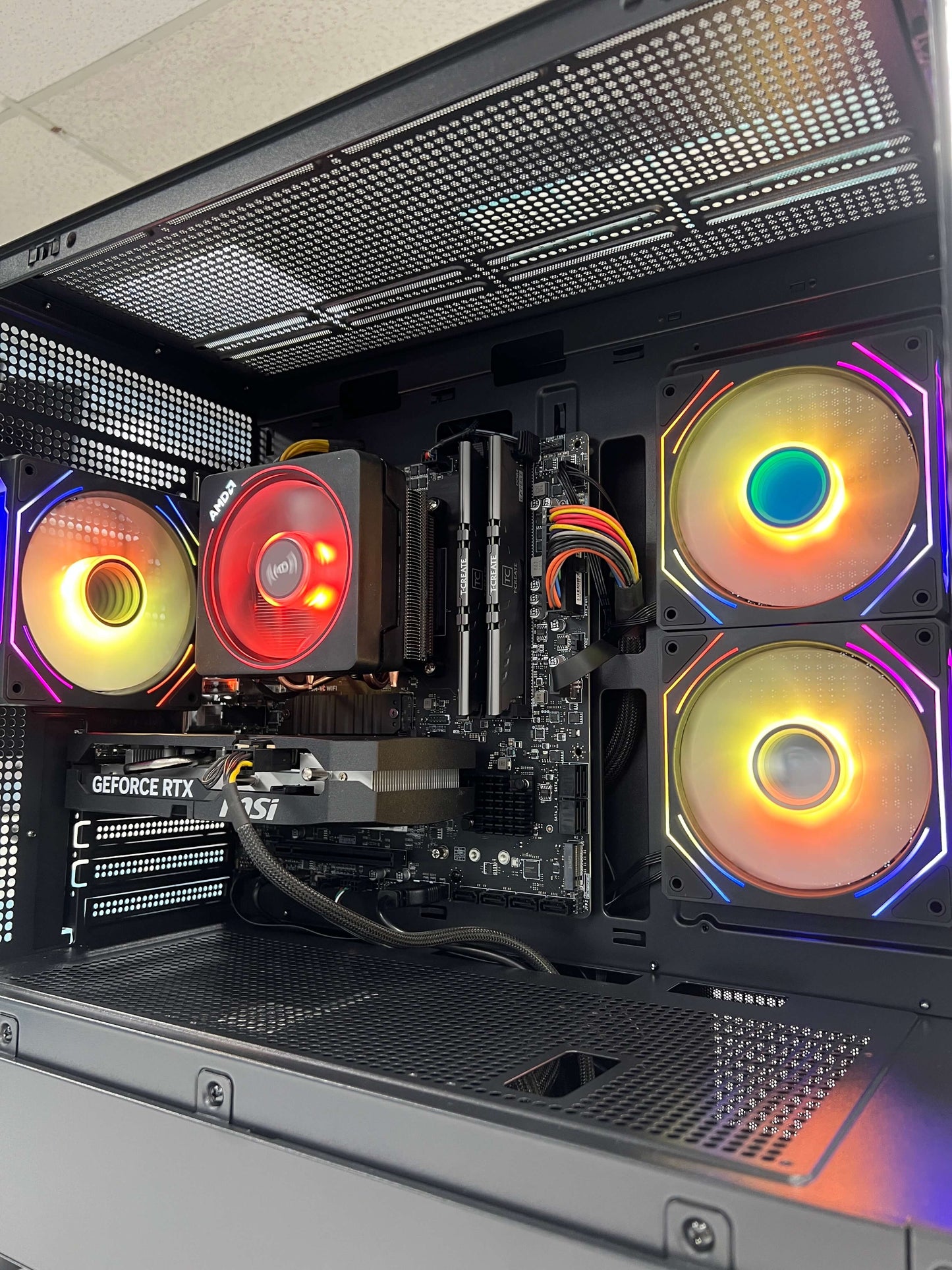 Uniway Compact Gaming PC - AMD Ryzen 7 5800X - RTX 5060 - 32GB DDR4 - Wi-Fi